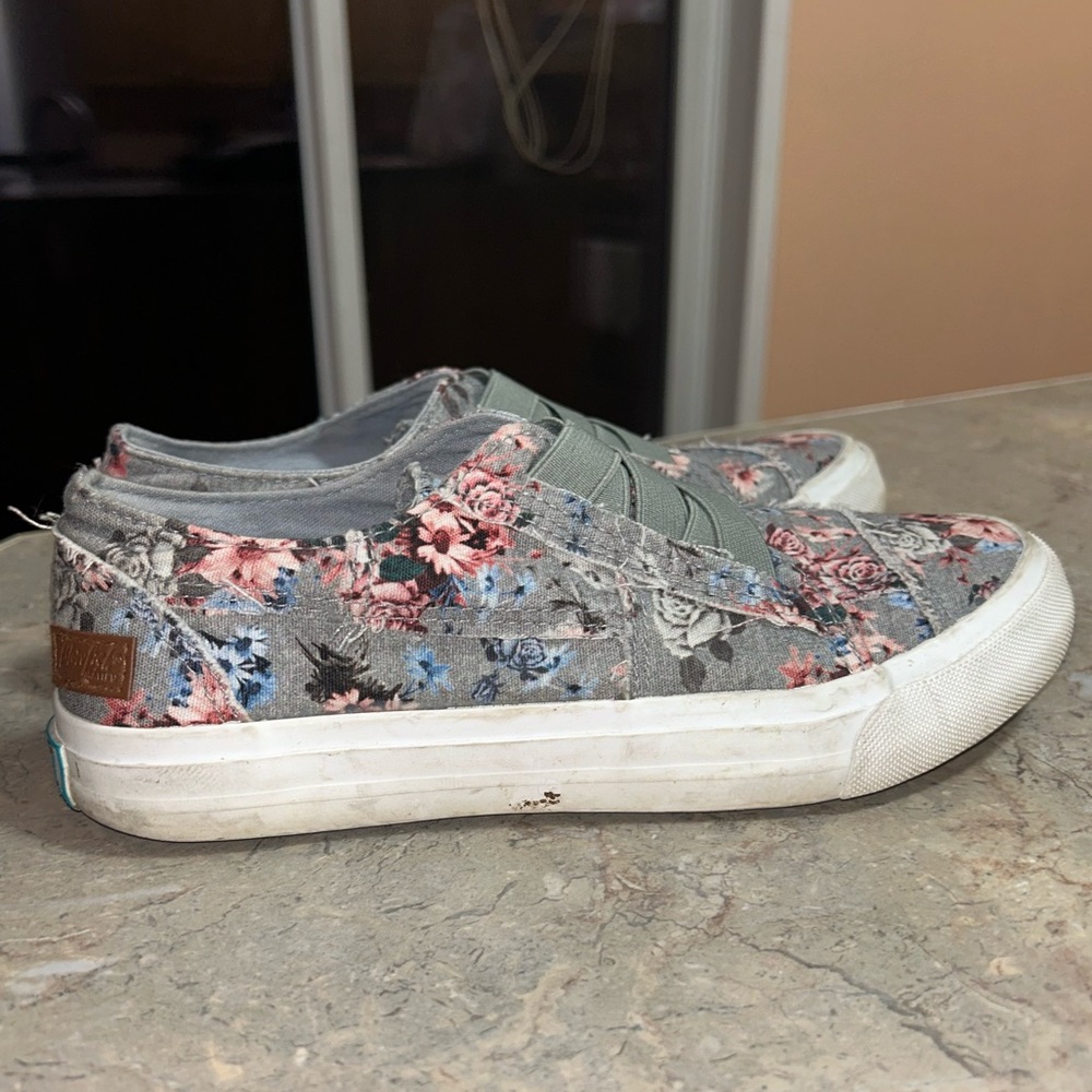 Blowfish size 7 slip on floral shoe - Picture 5 of 7